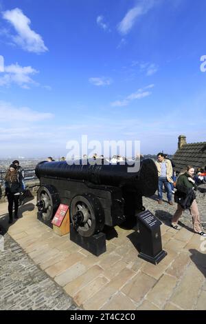 Vue de Mons Meg Canon sur les remparts du château d'Édimbourg, Écosse, Royaume-Uni Banque D'Images