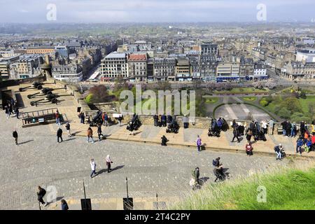 Vue sur les remparts du château d'Édimbourg, Écosse, Royaume-Uni Banque D'Images