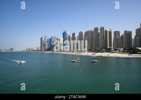 Émirats arabes Unis, Dubaï, 8 décembre 2018. Vue panoramique sur Marina Beach et Jumeirah Beach Residence Banque D'Images