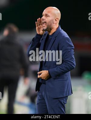 L'entraîneur-chef du Real Racing Club Jose Alberto Lopez Menendez réagit lors du match de LaLiga Hypermotion entre le Real Racing Club et le Racing Club Ferrol AT Banque D'Images