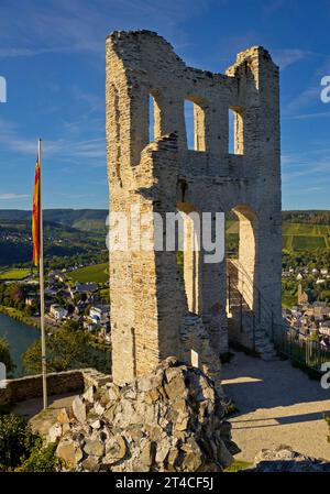 Ruines du château de Grevenburg avec vue sur la Moselle, l'Allemagne, la Rhénanie-Palatinat, Traben-Trarbach Banque D'Images