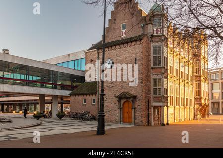 Arnhem, pays-Bas - 12 décembre 2022 : vue de l'ancien hôtel de ville dans la ville néerlandaise d'Arnhem, pays-Bas Banque D'Images