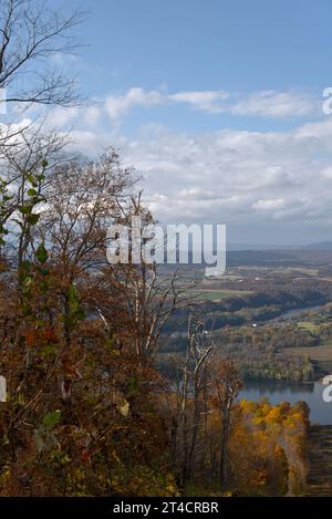 Vue depuis Peters Mountain sur le sentier des Appalaches en Pennsylvanie Banque D'Images