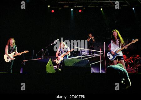 Italie Monza 2000-06-10 : Adrian Smith,Dave Murray,Steve Harris et Bruce Dickinson de The Iron Maiden lors du concert aux Gods of Metal Banque D'Images