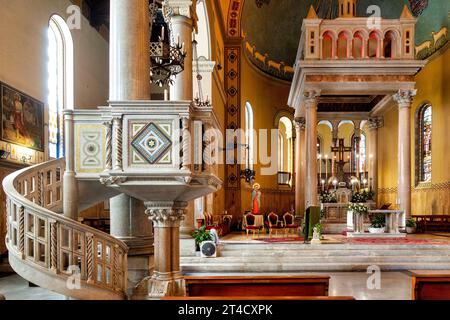 Intérieur de l'église de Santa Croce dans la via Flaminia, Rome, Italie Banque D'Images