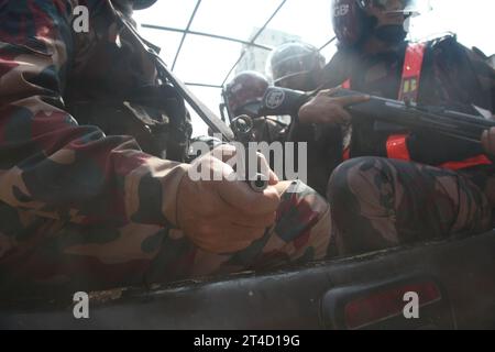 Dhaka Bangladesh 29 octobre 2023 le parti nationaliste bangladais BNP et Bangladesh Jamaat-e-Islam en grève dimanche matin et soir à Dhaka. Banglad Banque D'Images