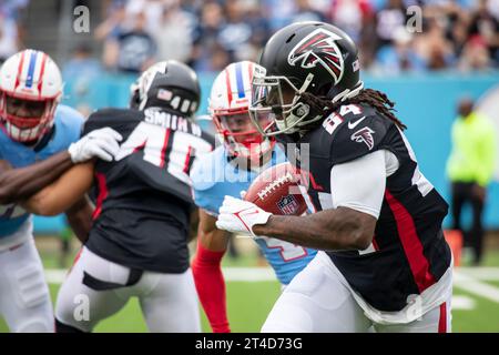 Nashville, États-Unis. 29 octobre 2023. Cordarrelle Patterson (84 ans) des Falcons d'Atlanta court le ballon contre les Titans du Tennessee au Nissan Stadium de Nashville, Tennessee, le 29 octobre 2023. (Photo de Kindell Buchanan/Sipa USA) crédit : SIPA USA/Alamy Live News Banque D'Images