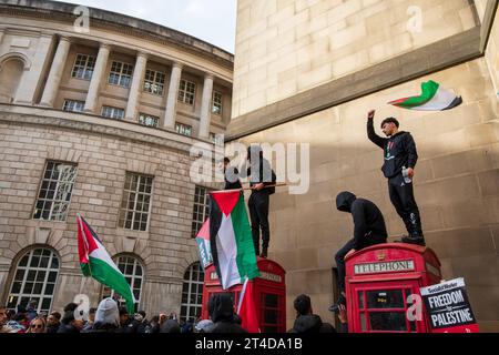 marche en faveur de la Palestine à Manchester pendant le conflit entre Israël et le Hamas dans la bande de Gaza, 2023. Banque D'Images