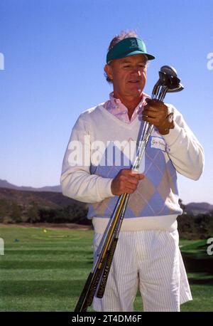 GENE HACKMAN ; né le 30 janvier 1930 ; acteur et romancier américain à la retraite ; jouant au golf ; crédit : Lynn McAfee / Performing Arts Images www.performingartsimages.com Banque D'Images