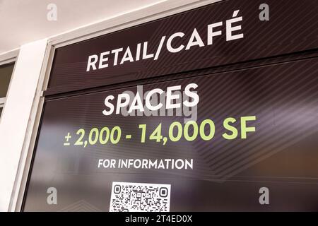 Miami Beach Floride, extérieur, entrée principale du bâtiment Collins Avenue, enseigne de l'espace immobilier commercial de détail code QR, loyer de bail Banque D'Images