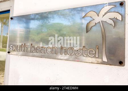 Miami Beach Floride, extérieur, bâtiment entrée principale auberge, SoBe Hostel South Beach signe Banque D'Images