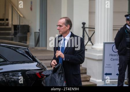 Londres, Angleterre, Royaume-Uni. 30 octobre 2023. L'ancien secrétaire privé principal du Premier ministre du Royaume-Uni MARTIN REYNOLDS est vu quitter l'audience d'enquête publique Covid-19 après avoir témoigné. (Image de crédit : © Tayfun Salci/ZUMA Press Wire) USAGE ÉDITORIAL SEULEMENT! Non destiné à UN USAGE commercial ! Banque D'Images