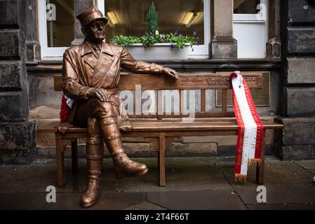 Statue du général Stanislaw Maczek, commandant de la célèbre 1e division blindée polonaise pendant la Seconde Guerre mondiale, à Édimbourg. Banque D'Images