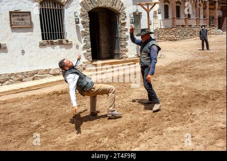 GRAN CANARIA, ESPAGNE - 01 AOÛT 2023 : Sioux City est une ville de cow-boy recréée avec des spectacles et populaire auprès des touristes Banque D'Images