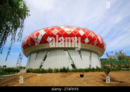 COMTÉ de LUANNAN - SEPTEMBRE 15 : Musée d'art, apparition architecturale le 15 septembre 2014, comté de Luannan, province du Hebei, Chine Banque D'Images