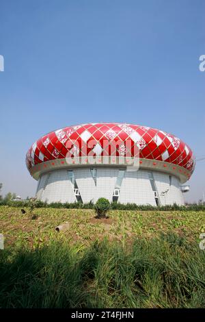 COMTÉ de LUANNAN - SEPTEMBRE 18 : Musée d'art, apparition architecturale le 18 septembre 2014, comté de Luannan, province du Hebei, Chine Banque D'Images