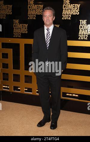 Matthew Perry assiste aux Comedy Awards 2012 à Hammerstein Ballroom le 28 avril 2012 à New York. Banque D'Images