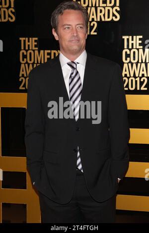 Matthew Perry assiste aux Comedy Awards 2012 à Hammerstein Ballroom le 28 avril 2012 à New York. Banque D'Images