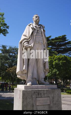 Portugal : Ramalho Ortigao (1836 - 1915), écrivain, journaliste, critique littéraire et traducteur portugais, jardin Cordoaria, Praça de Parada Leitão, Porto. José Duarte Ramalho Ortigão était un partisan du romantisme littéraire portugais. Il a co-écrit "le mystère de la route de Sintra", souvent cité comme le premier roman policier portugais. Banque D'Images