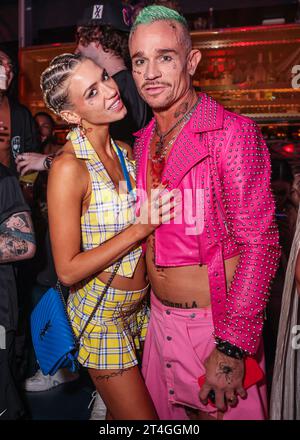 Los Angeles, États-Unis. 29 octobre 2023. LOS ANGELES, CALIFORNIE, États-Unis - OCTOBRE 28 : Dean May assiste à la MAXIM Halloween Party 2023 Los Angeles présentée par MADE Special et VIP Nightlife qui s'est tenue au Nightingale Plaza de SBE le 28 octobre 2023 à Los Angeles, Californie, États-Unis. (Photo de Rudy Torres/image Press Agency) crédit : image Press Agency/Alamy Live News Banque D'Images