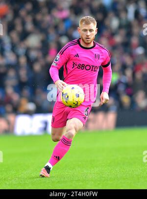 Harrison Reed de Fulham lors du match de Premier League entre Brighton et Hove Albion et Fulham à l'American Express Stadium, Brighton, Royaume-Uni - 29 octobre 2023 photo Simon Dack / Telephoto Images. Usage éditorial uniquement. Pas de merchandising. Pour les images de football des restrictions FA et Premier League s'appliquent inc. Aucune utilisation Internet/mobile sans licence FAPL - pour plus de détails contacter football Dataco Banque D'Images