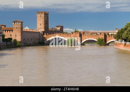 Pont Scaligero à Vérone, Italie. Banque D'Images