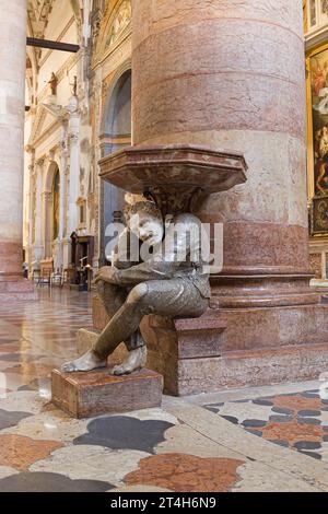 Pasquino dans la Basilique Santa Anastasia à Vérone, Italie. Banque D'Images