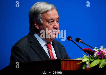 Katmandou, Népal. 31 octobre 2023. Le Secrétaire général des Nations Unies Antonio Guterres s’adresse à une session conjointe du Parlement à Katmandou, au Népal, le mardi 31 octobre 2023. Le Secrétaire général de l'ONU Antonio Guterres effectue une visite officielle de quatre jours au Népal à l'invitation du Premier ministre népalais Pushpa Kamal Dahal. (Image de crédit : © Skanda Gautam/ZUMA Press Wire) USAGE ÉDITORIAL SEULEMENT! Non destiné à UN USAGE commercial ! Crédit : ZUMA Press, Inc./Alamy Live News Banque D'Images