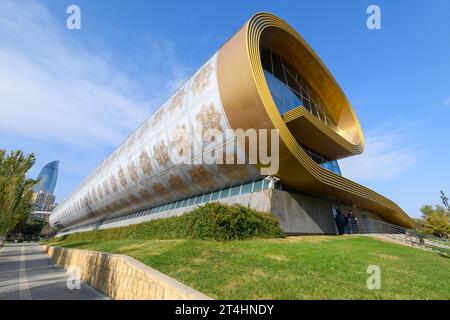 Musée national du tapis d'Azerbaïdjan à Bakou par l'architecte Franz Janz. Ancien musée du tapis d'Azerbaïdjan. Bâtiment du Musée du tapis azerbaïdjanais. Banque D'Images