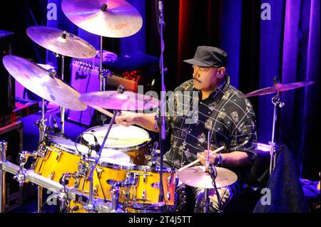 Der amerikanische Jazz-Schlagzeuger Dennis Chambers im Oberhausener Ebertbad. Le batteur de jazz américain Dennis Chambers à Oberhausen. Oberhausen NRW DEUDEGERMANYDEUTSCHLANDALLEMAGNE crédit : Imago/Alamy Live News Banque D'Images