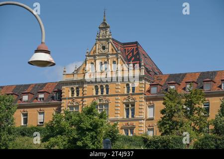 Universitätsklinik für Psychiatrie und Psychotherapie UKPP, Osianderstraße UKT, Tübingen, Württemberg, Bade-Universitätsklinikum, Deutschland *** Département universitaire de psychiatrie et de psychothérapie UKPP, Hôpital universitaire UKT, Osianderstraße, Tübingen, Baden Württemberg, Allemagne crédit : Imago/Alamy Live News Banque D'Images