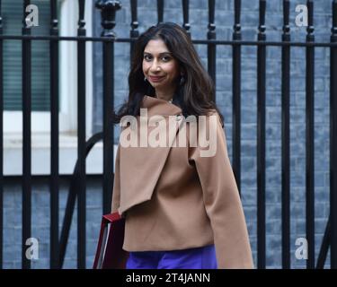Londres, Angleterre, Royaume-Uni. 31 octobre 2023. Le ministre de l'intérieur, SUELLA BRAVERMAN, arrive à Downing Street pour une réunion du Cabinet. (Image de crédit : © Thomas Krych/ZUMA Press Wire) USAGE ÉDITORIAL SEULEMENT! Non destiné à UN USAGE commercial ! Banque D'Images