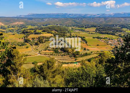 Une vue panoramique sur une belle région du Castellet en France. Banque D'Images