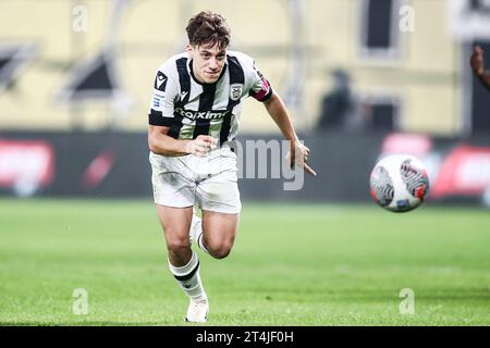 Athènes, Grèce. 30 octobre 2023. Giannis Konstantelias du PAOK en action lors d'un match de Superleague grecque entre l'AEK FC et le PAOK FC. (Image de crédit : © Giannis Papanikos/ZUMA Press Wire) USAGE ÉDITORIAL SEULEMENT! Non destiné à UN USAGE commercial ! Banque D'Images