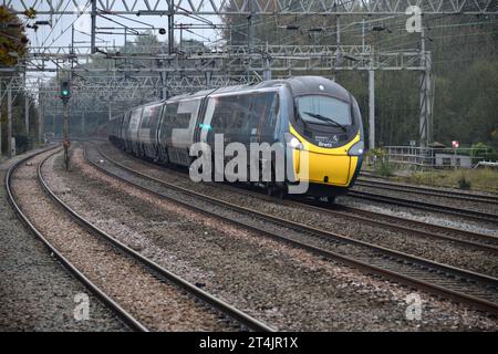 Avanti West Coast Pendolino 390129 ville de Stoke on Trent travaillant le London Euston de 0853 à Manchester Piccadilly approchant Rugeley Trent Valley Banque D'Images