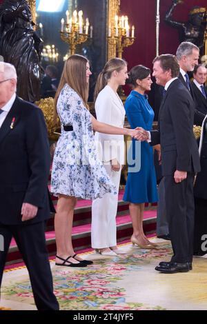 Madrid, Madrid, Espagne. 31 octobre 2023. Le roi Felipe VI d'Espagne, la reine Letizia d'Espagne, la princesse héritière Leonor, la princesse Sofia, Pedro de Borbon-dos Sicilias et Orléans assistent au serment d'allégeance à la Constitution espagnole de la princesse des Asturies au Palais Royal le 31 octobre 2023 à Madrid, Espagne (crédit image : © Jack Abuin/ZUMA Press Wire) À USAGE ÉDITORIAL UNIQUEMENT ! Non destiné à UN USAGE commercial ! Banque D'Images