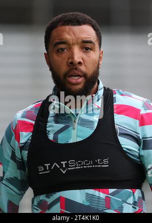 Troy Deeney, Attaquant De Forest Greens, Signe Des Autographes Pour Les ...