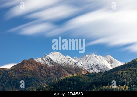 High Tauern, Glockner Group, près de Niedernsill, Autriche, dans la lumière du matin Banque D'Images