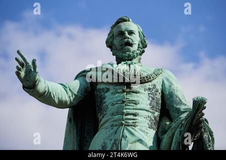 Monument de l'écrivain et homme politique hongrois Joseph von Eotvos (hongrois : Baron József Eötvös). Budapest, Hongrie - 7 mai 2019 Banque D'Images