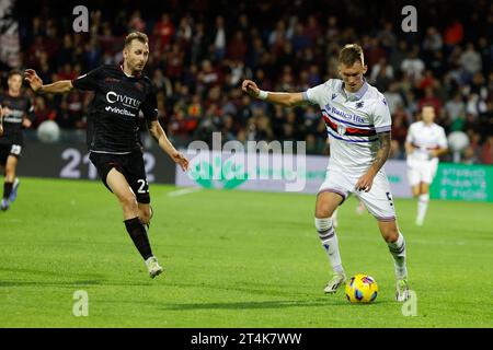 Salerne, Campanie, Italie. 31 octobre 2023. Kristoffer Askildsen de Sampdoria lors du match de football Coppa Italia 32 US Salernitana - Sampdoria, au Stadio Arechi à Salerne Italie le 31 octobre 2023 (image de crédit : © Ciro de Luca/ZUMA Press Wire) À USAGE ÉDITORIAL UNIQUEMENT! Non destiné à UN USAGE commercial ! Banque D'Images