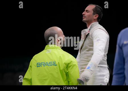 Santiago, Chili. 31 octobre 2023. Guilherme Toldo de l'équipe brésilienne d'escrime (Foil) en demi-finale des Jeux panaméricains Santiago 2023. À l'Estadio Nacional Julio Martínez Prádanos à Santiago. Chili. Crédit : Reinaldo Reginato/FotoArena/Alamy Live News Banque D'Images