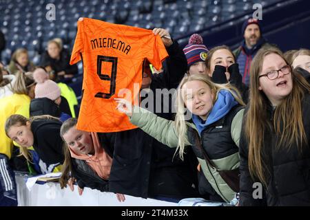 GLASGOW - des supporters écossaises portant un maillot Vivianne Miedema lors du match féminin de l'UEFA Nations League entre l'Écosse et les pays-Bas à Hampden Park le 31 octobre 2023 à Glasgow, en Écosse. ANP ROBERT PERRY Banque D'Images