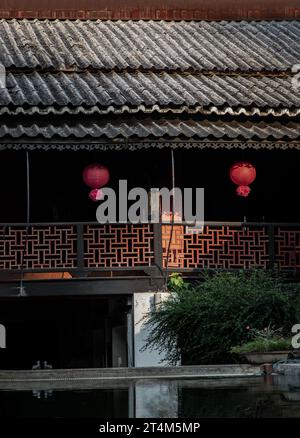 Bangkok, Thaïlande - 06 février 2022 : ancien manoir de style Hokkien (200 ans) est une cour chinoise du XIXe siècle Banque D'Images