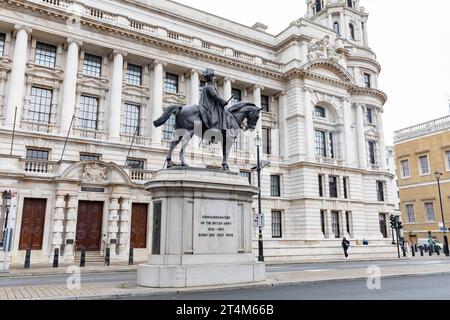 La statue équestre du prince George, duc de Cambridge par Adrian Jones à Whitehall, Westminster, Londres, Royaume-Uni, 2023 Banque D'Images