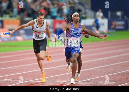 Alex Haydock-Wilson (Grande-Bretagne, médaille d'or), Dylan Borlee (Belgique, médaille d'argent). relais 4x400 final. Championnats d'Europe Munich 2022 Banque D'Images