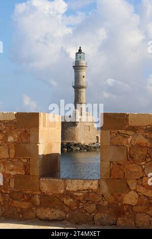 Le phare de la Canée depuis la forteresse de Firkas Crète, Grèce Banque D'Images