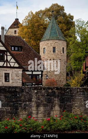 Tour verte, ancien donjon, maisons à colombages, monastère et palais de Bebenhausen, Bade-Wuerttemberg, Allemagne Banque D'Images