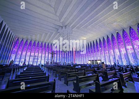 Santuario Dom Bosco, église catholique, intérieur, Brasilia, Distrito Federal, Brésil Banque D'Images