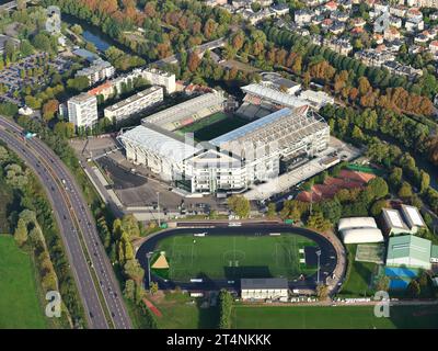 VUE AÉRIENNE. Stade polyvalent de Saint-Symphorien et, au premier plan, le terrain d'athlétisme Dezavelle. Longeville-lès-Metz, Grand est, France. Banque D'Images