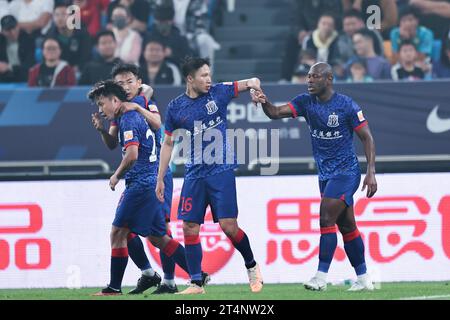 Tianjin Jinmen Tiger football Club 1-1 match nul Shanghai Shenhua football Club au vingt-neuvième tour de la Super League chinoise (CSL) 2023 à Tianjin Banque D'Images
